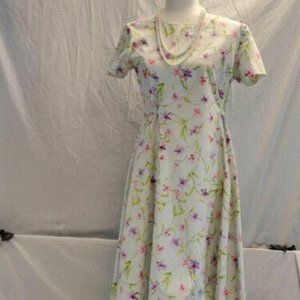 Vintage Spring / Summer Floral Dress